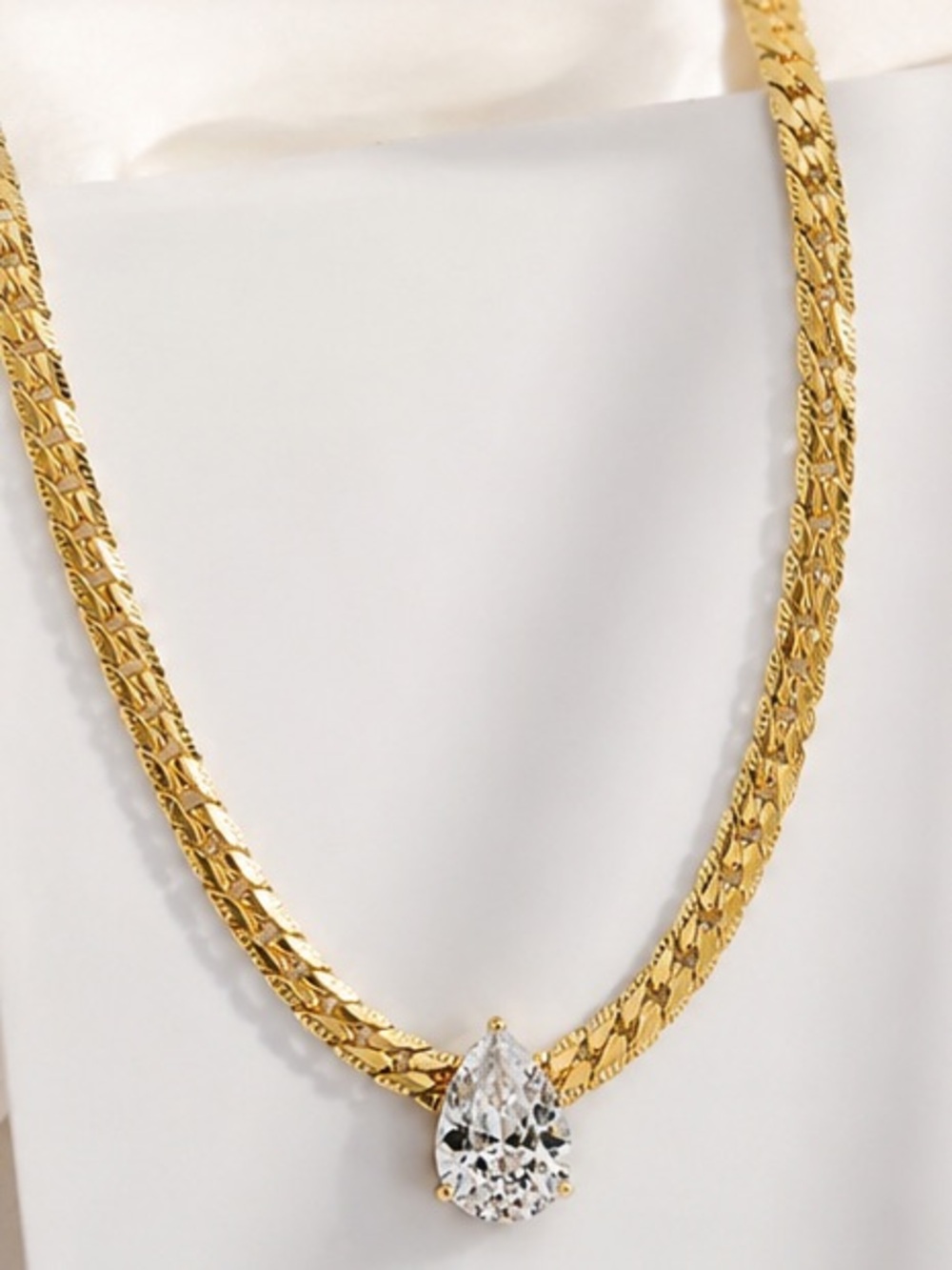 Gold Choker Necklace with Sparkling Gemstone Pendant Stainless Steel